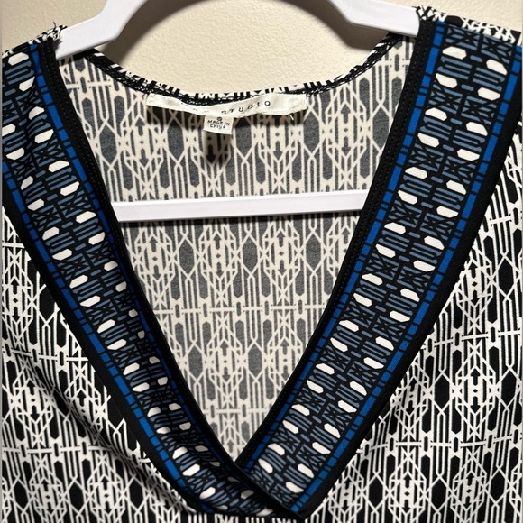 3x25* Max Studio V Neck 3/4 Sleeve Geometric Pattern Top Cool, Soft & Stretchy S - Picture 6 of 16